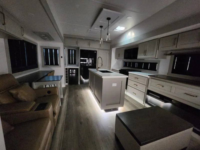 2025 Brinkley Model Z 3300, Photos photo 52
