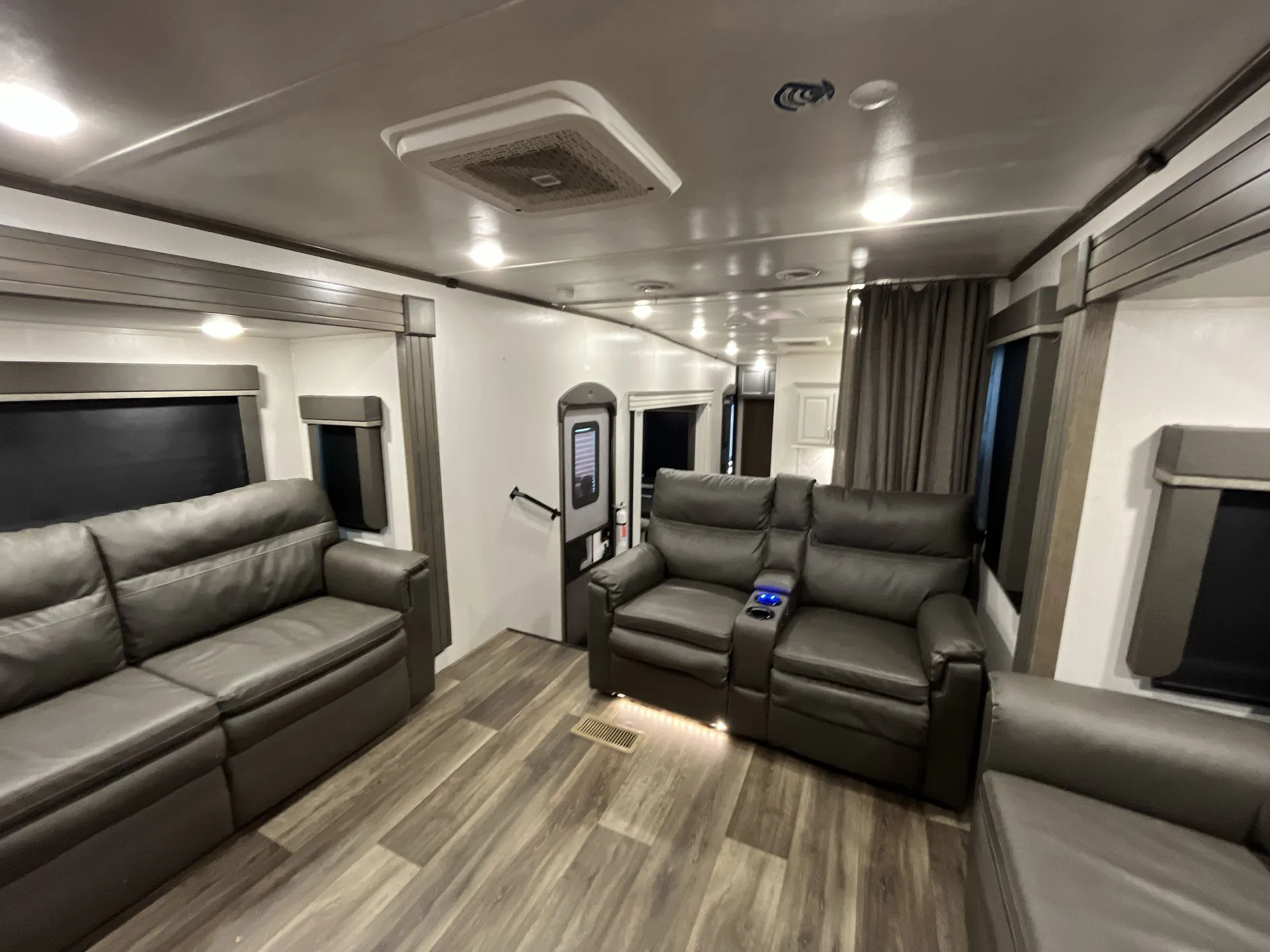 2023 Keystone Cougar 354FLS — living area main