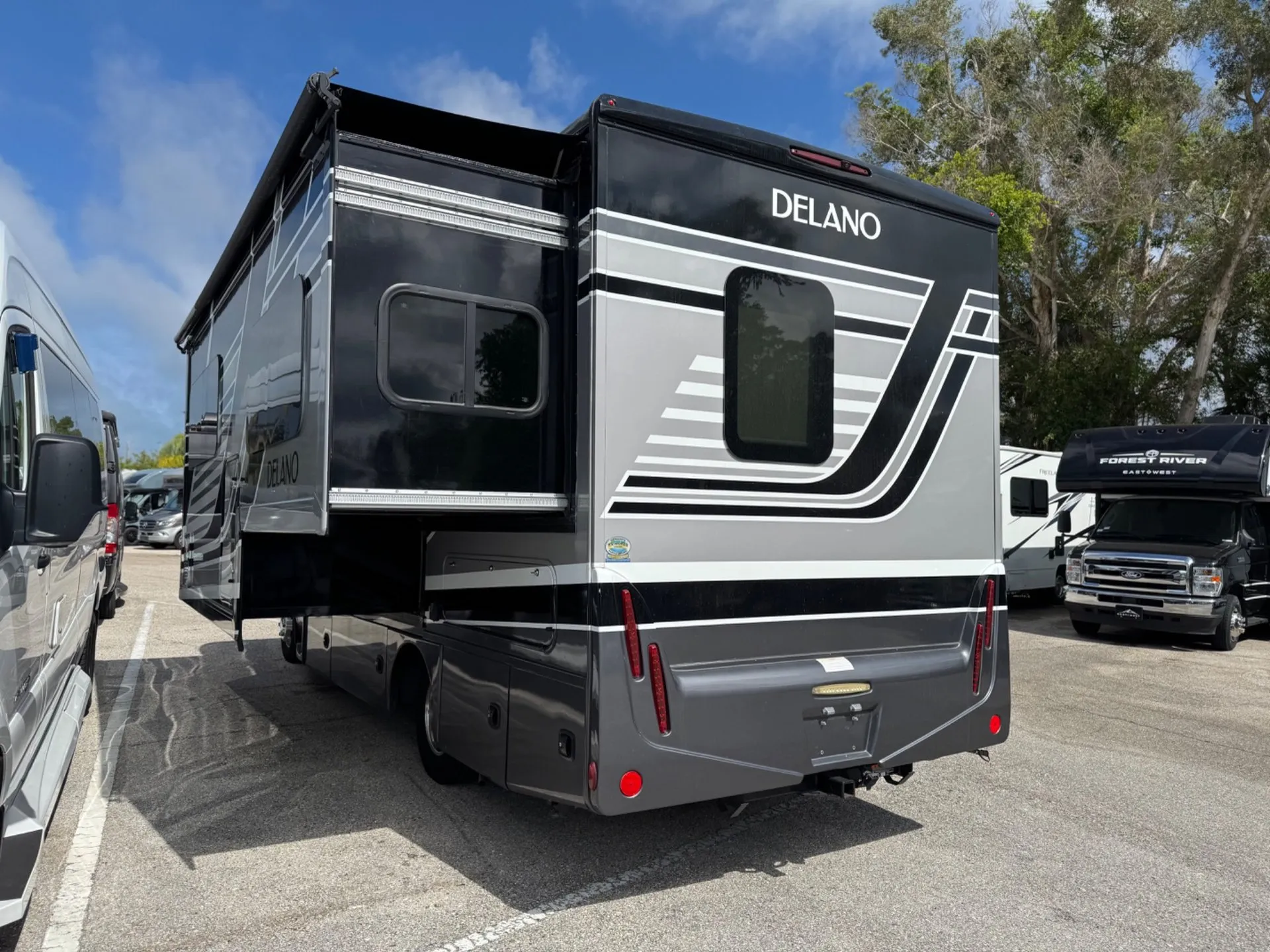 2023 Thor Motor Coach Delano 24TT - Photo 4