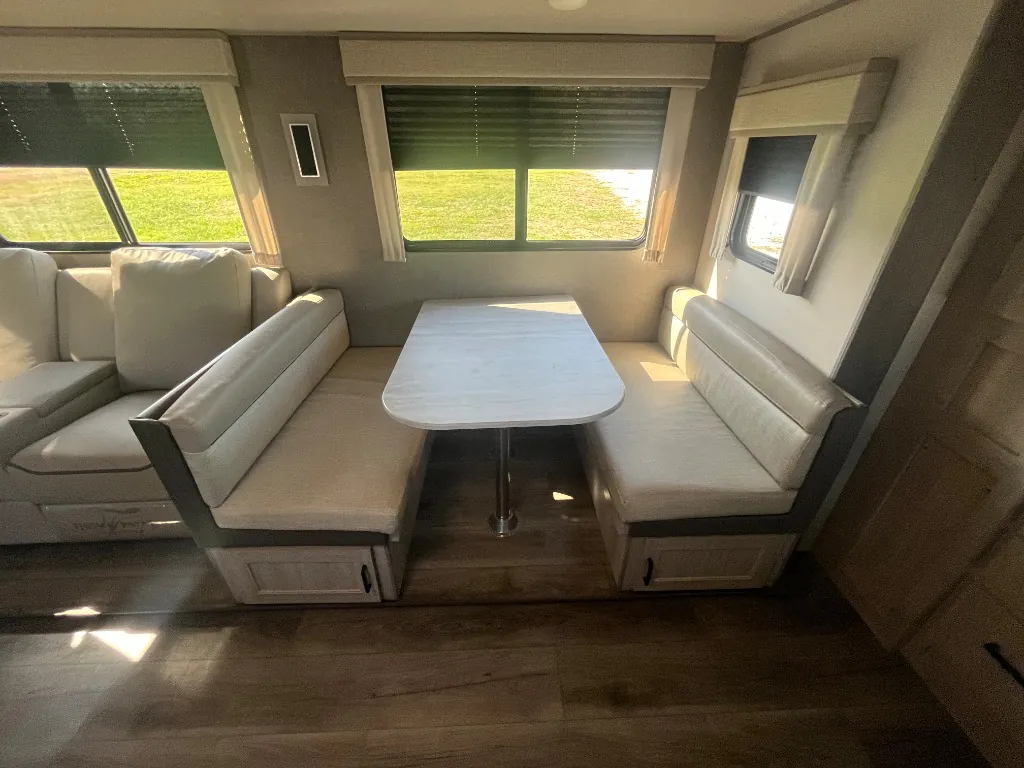 2024 Coachmen Catalina Legacy Edition 333FKTS, Photos photo 21