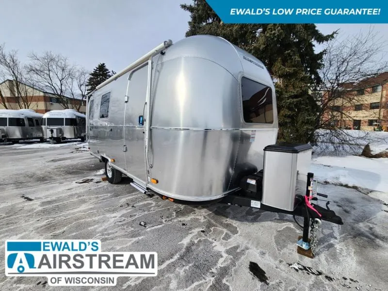 2026 Airstream World Traveler 22RB - Main photo
