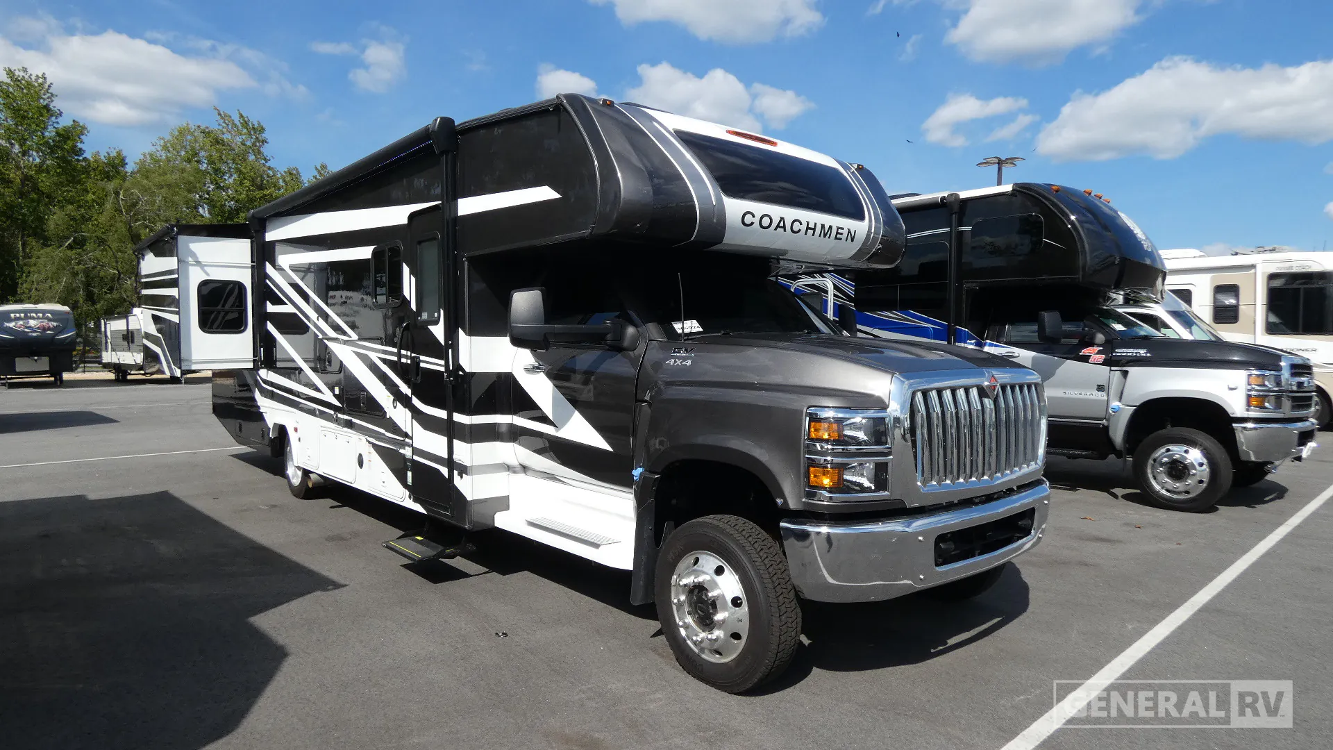 2025 Coachmen Entourage 340BH - Photo 2