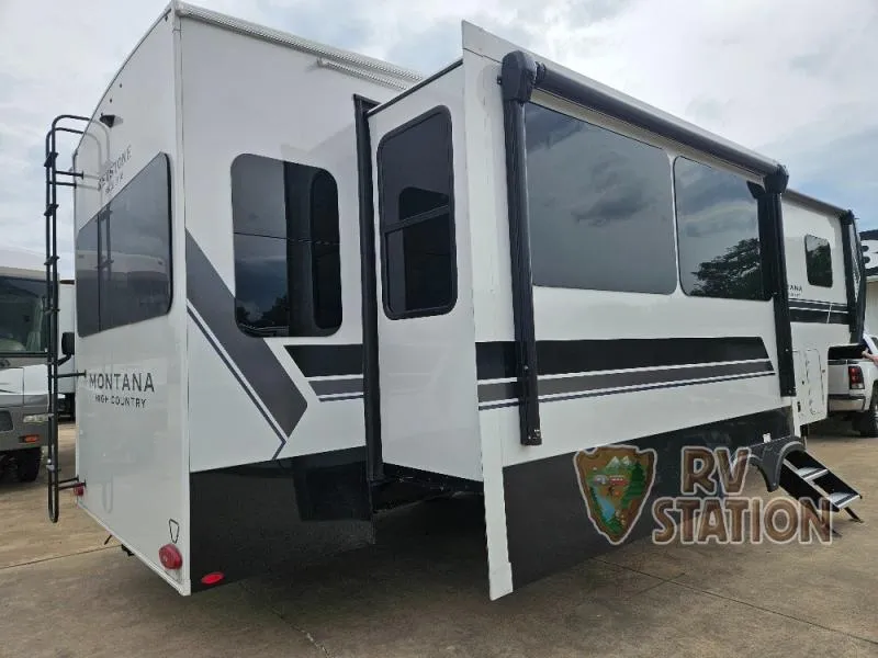 2026 Keystone Montana High Country 290RL - Photo 4