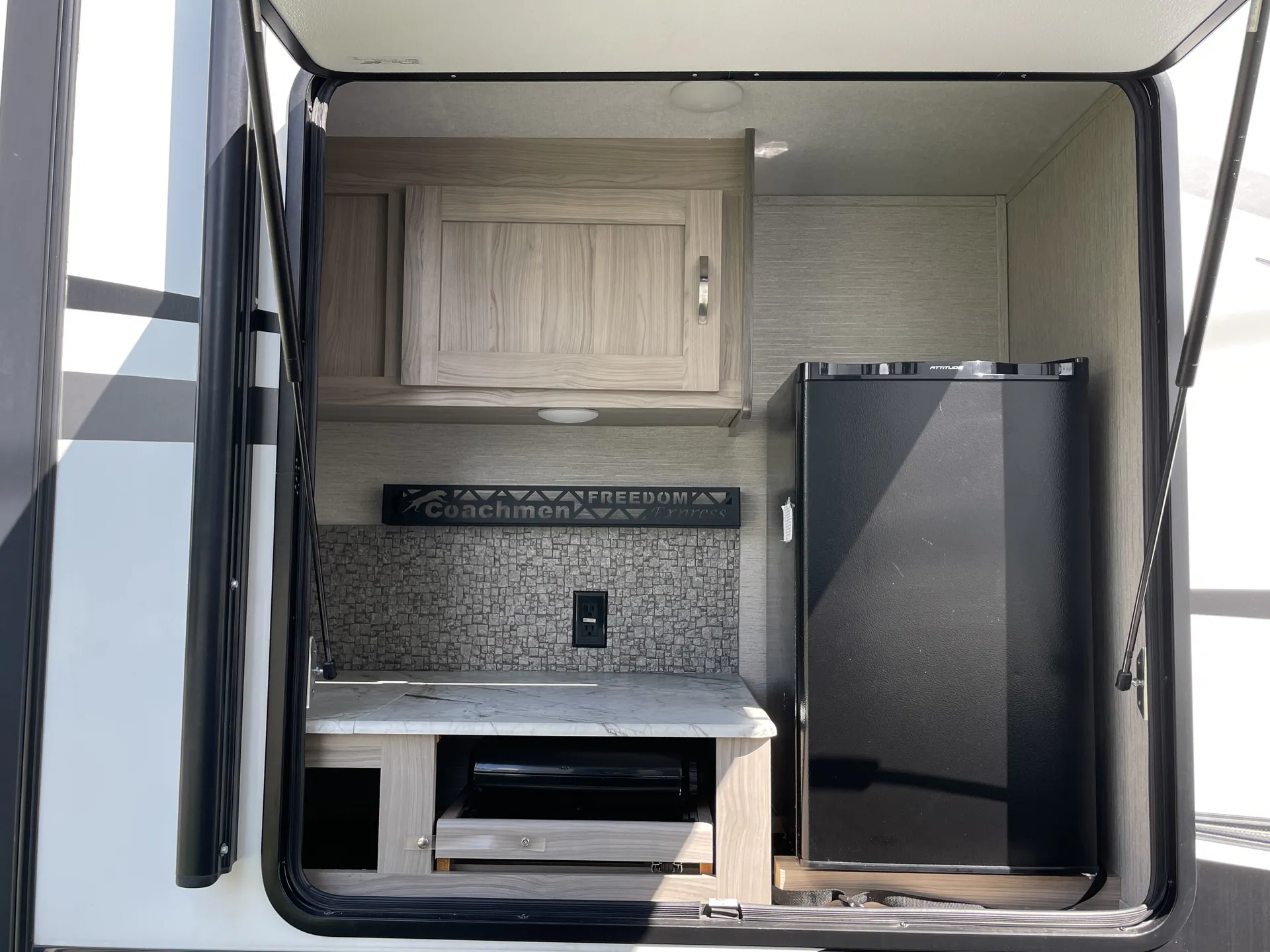 2021 Coachmen Freedom Express Liberty Edition 324RLDSLE - Photo 4