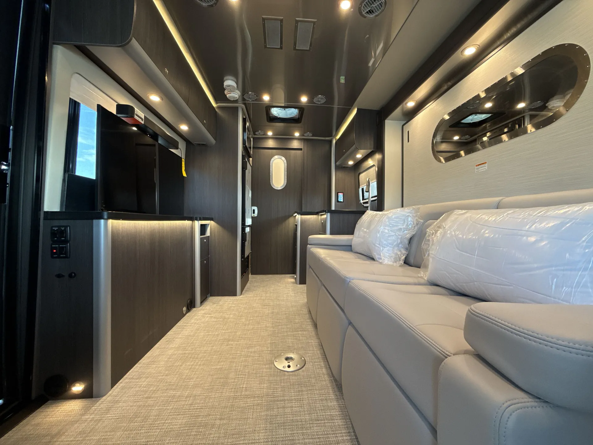 2027 Airstream Atlas 25RT — living area main