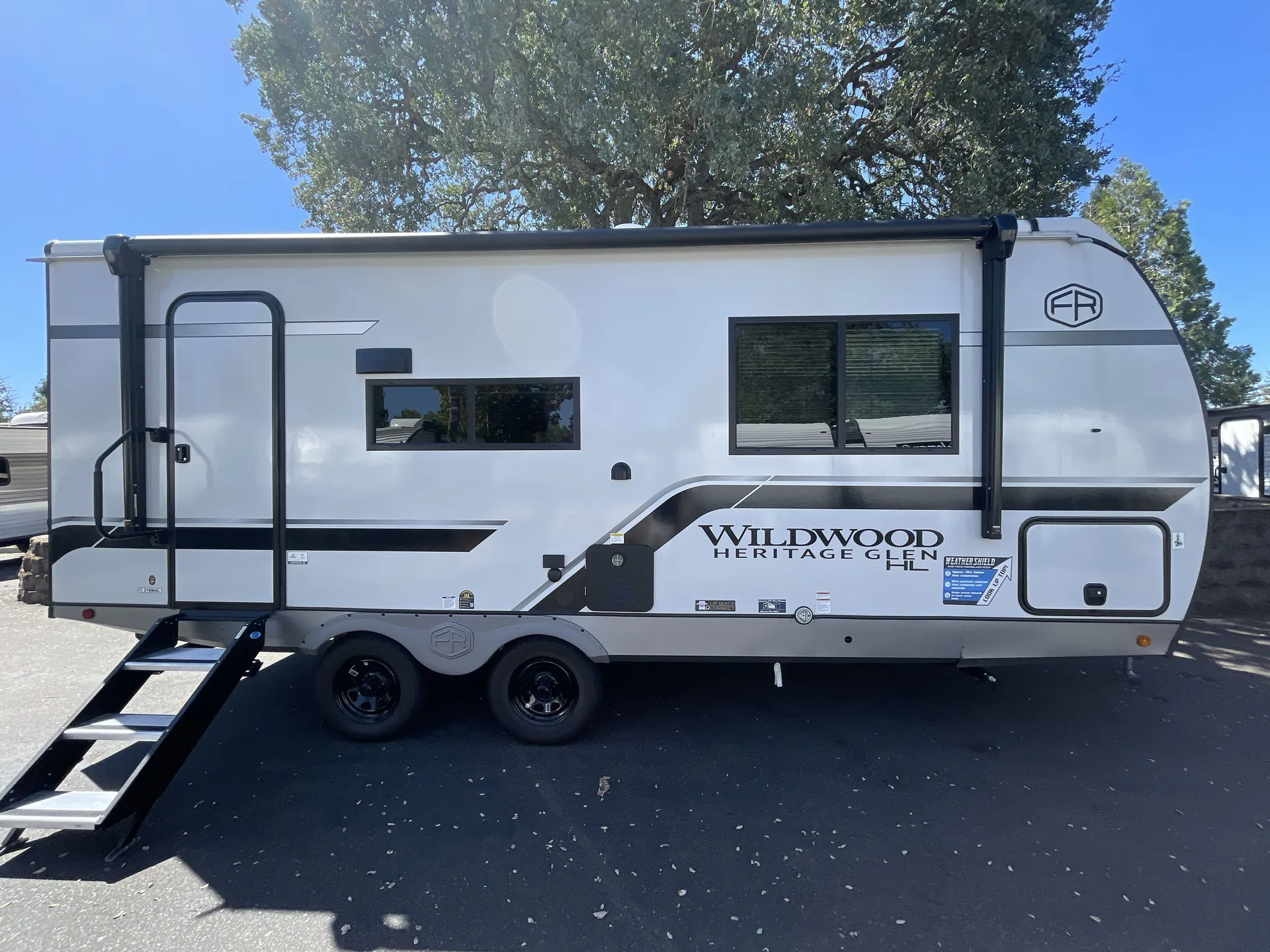 2027 Forest River Wildwood Heritage Glen Hyper-Lyte 21RBHL — campside