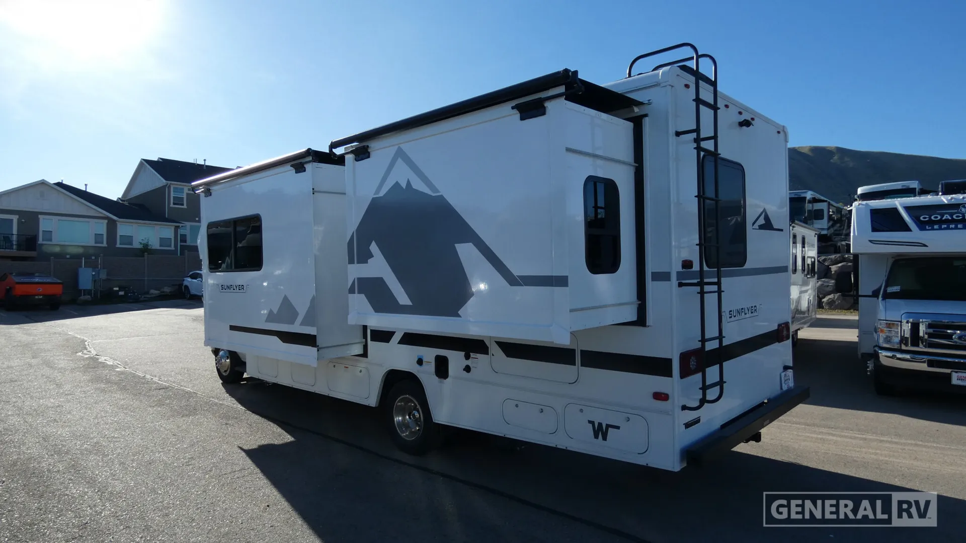 2027 Winnebago Sunflyer 26FE - Photo 4