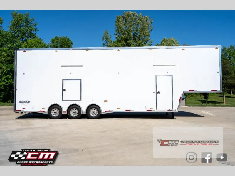 2023 Wildside Trailer Used    38' Liftgate - Photo 2