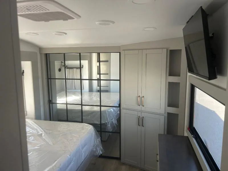 2026 Brinkley Model Z 3515, Photos photo 10