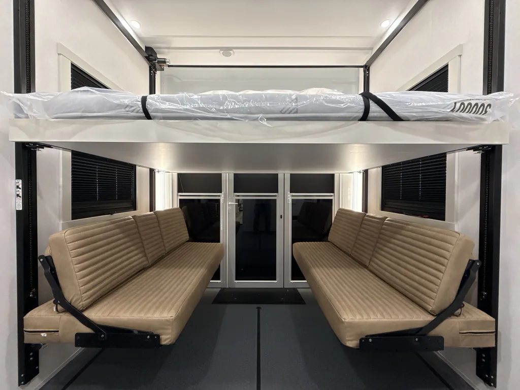 2027 Brinkley Model G 3970, Photos photo 32