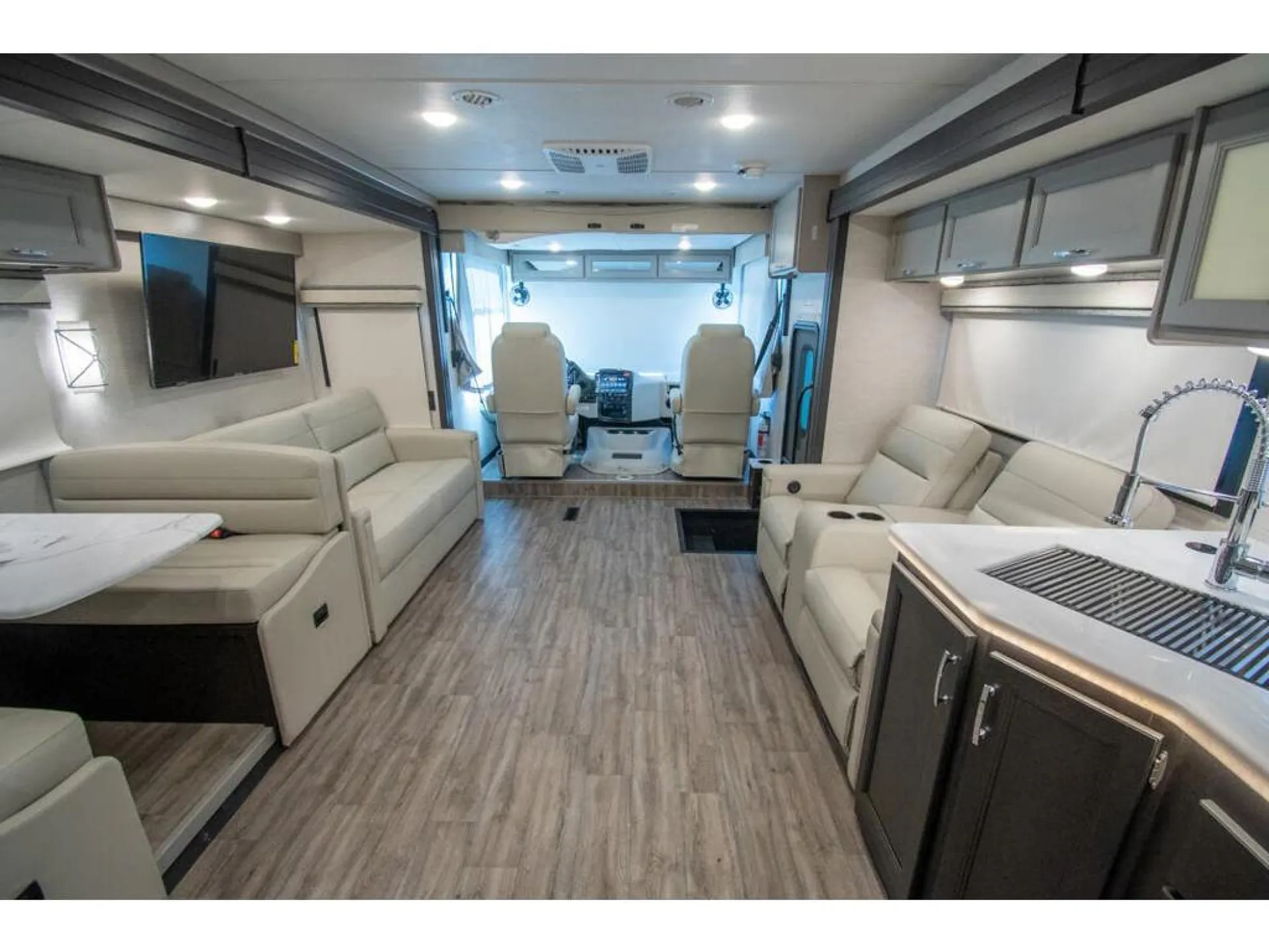 2026 Thor Motor Coach Indigo CC35 - Photo 3