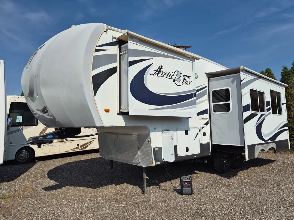 2016 Northwood Arctic Fox Grande Ronde 27-5L - Photo 3