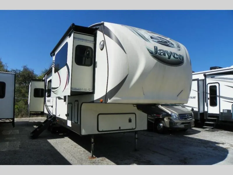 2016 Jayco Eagle 339FLQS - Photo 2