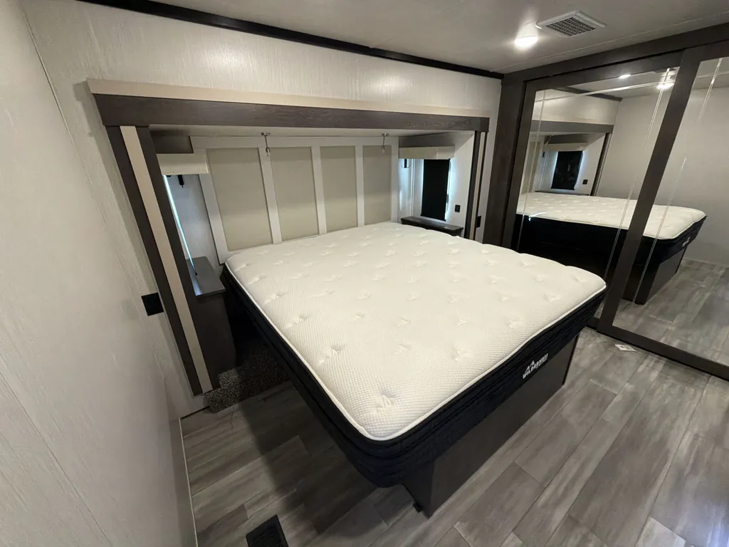 2022 Forest River Cedar Creek Champagne Edition 38EL, Photos photo 15