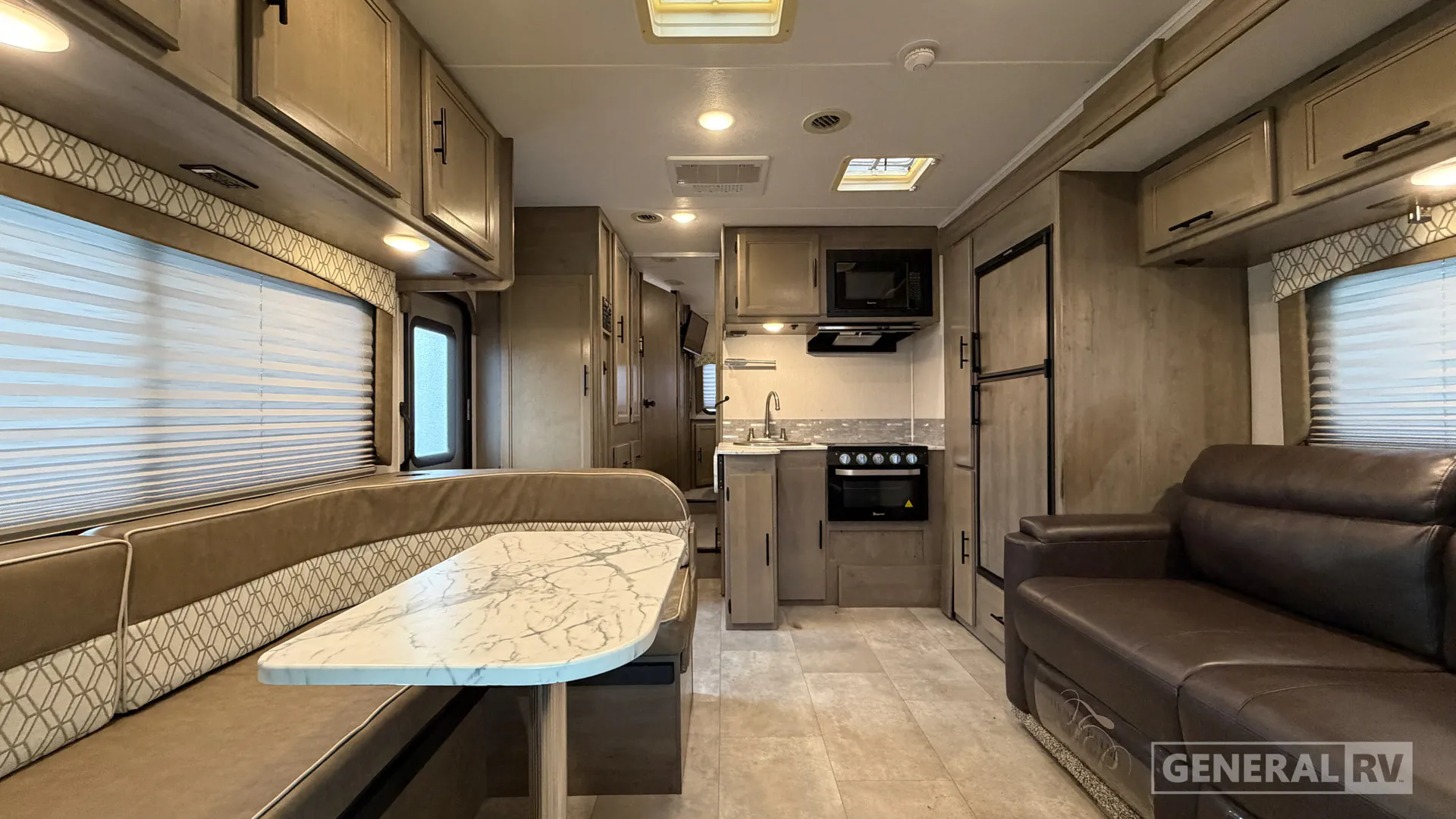 2020 Coachmen Freelander 26DS - Photo 3