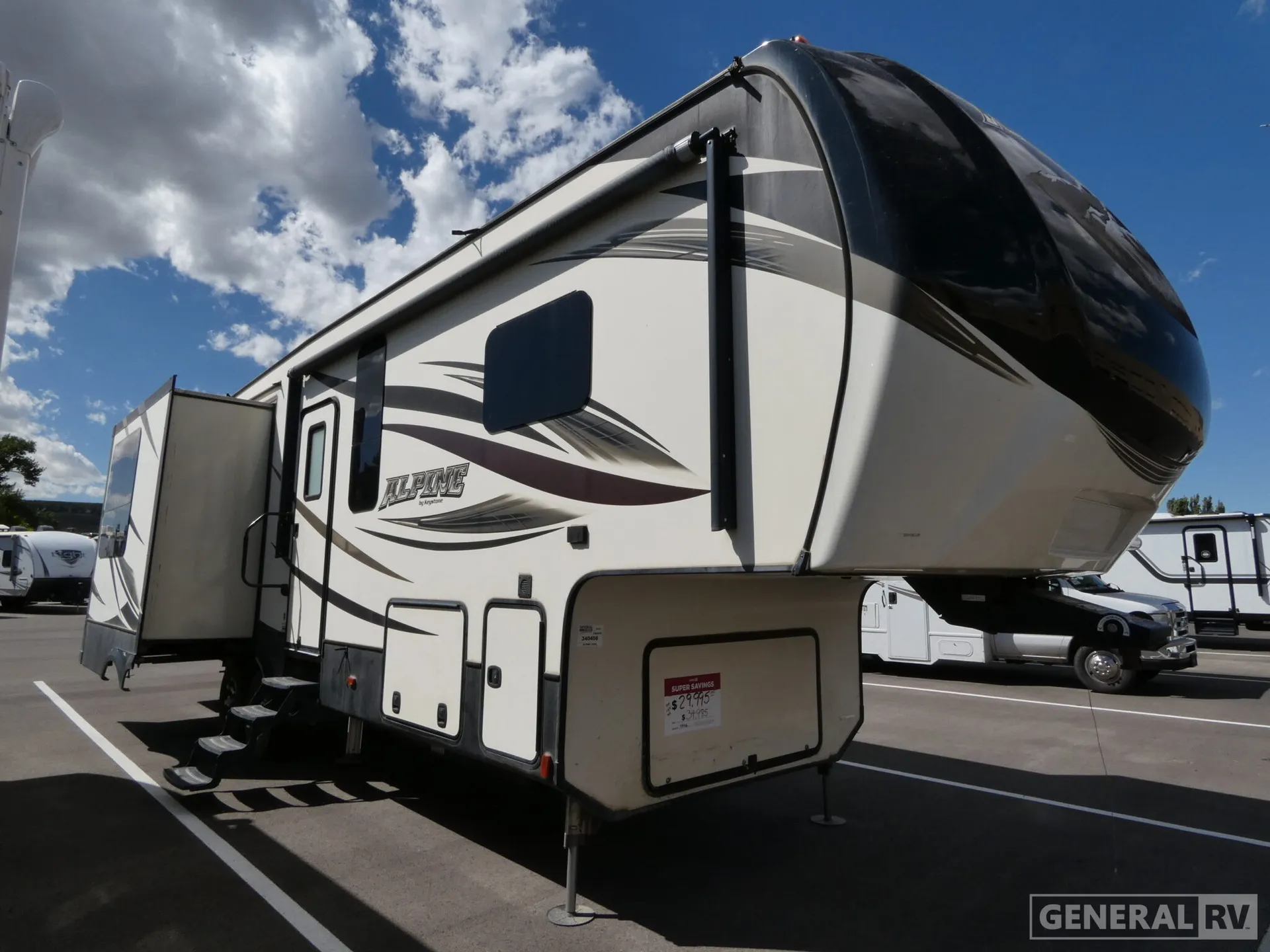 2016 Keystone Alpine 3100RL - Photo 2