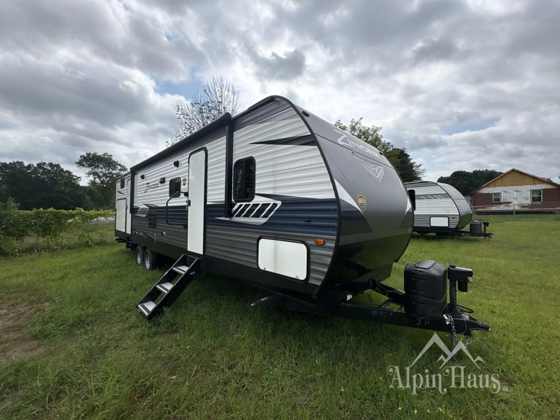 2020 CrossRoads Zinger 328SB - Photo 3