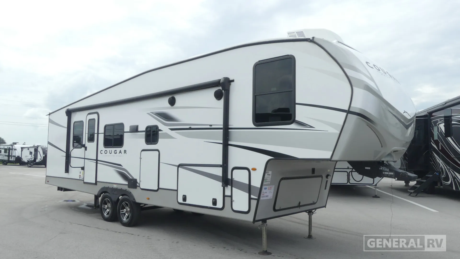 2023 Keystone Cougar Half-Ton 29BHL - Photo 2