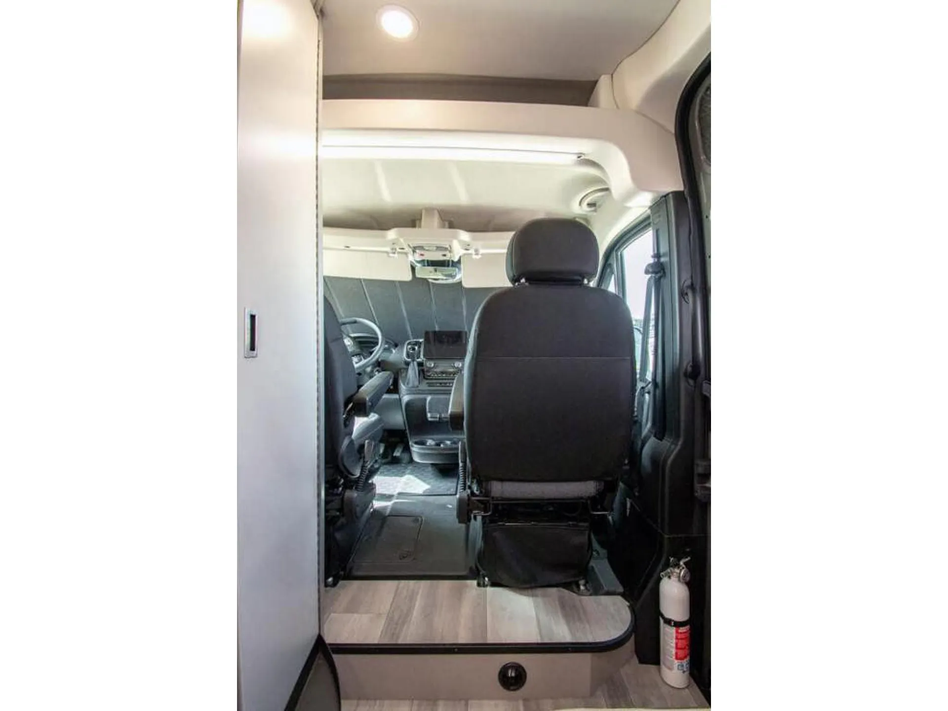 2027 Thor Motor Coach Rize 18ZS - Photo 4