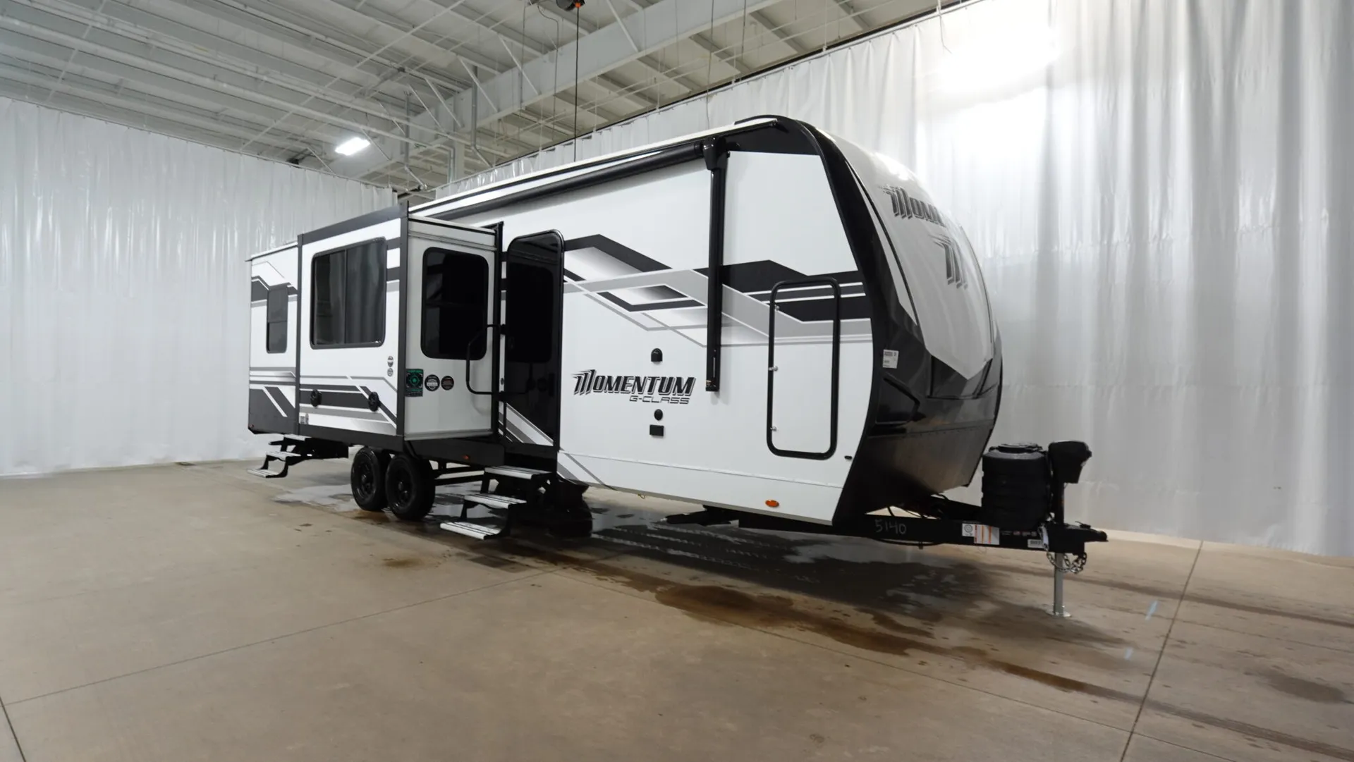 2026 Grand Design Momentum G-Class 31G - Photo 2