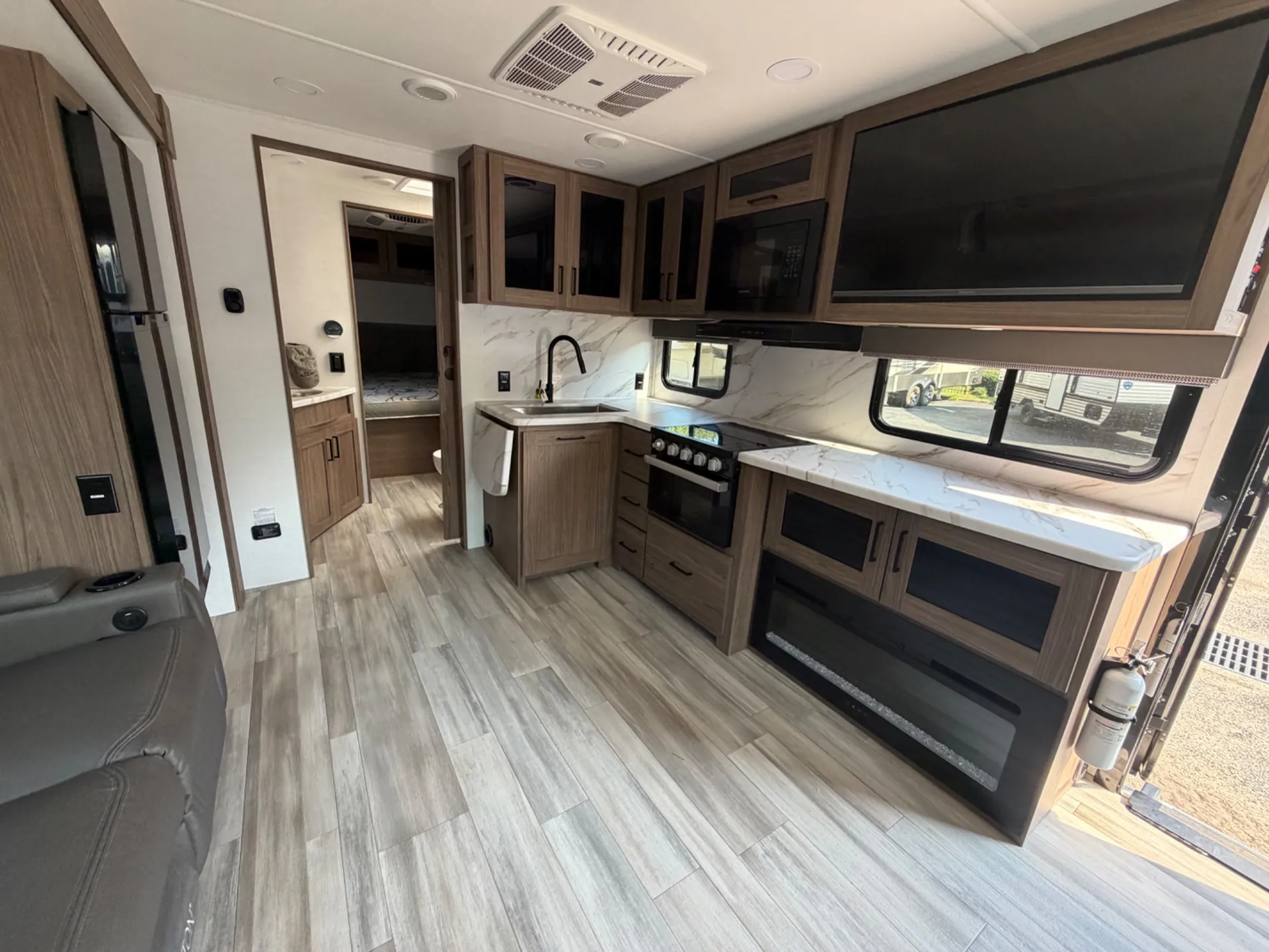 2024 Alliance RV Delta 252RL - Photo 4