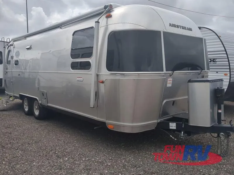 2023 Airstream International 27FB - Photo 3