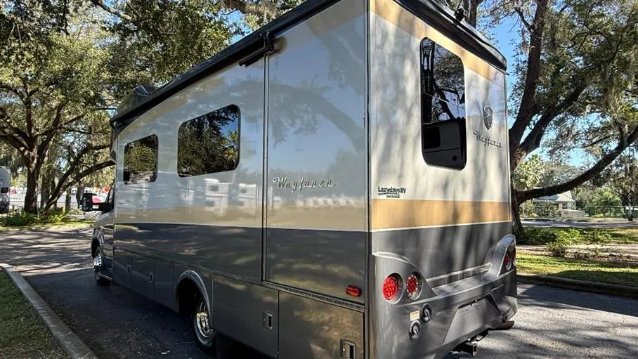 2020 Tiffin Wayfarer 25 RW, Photos photo 5