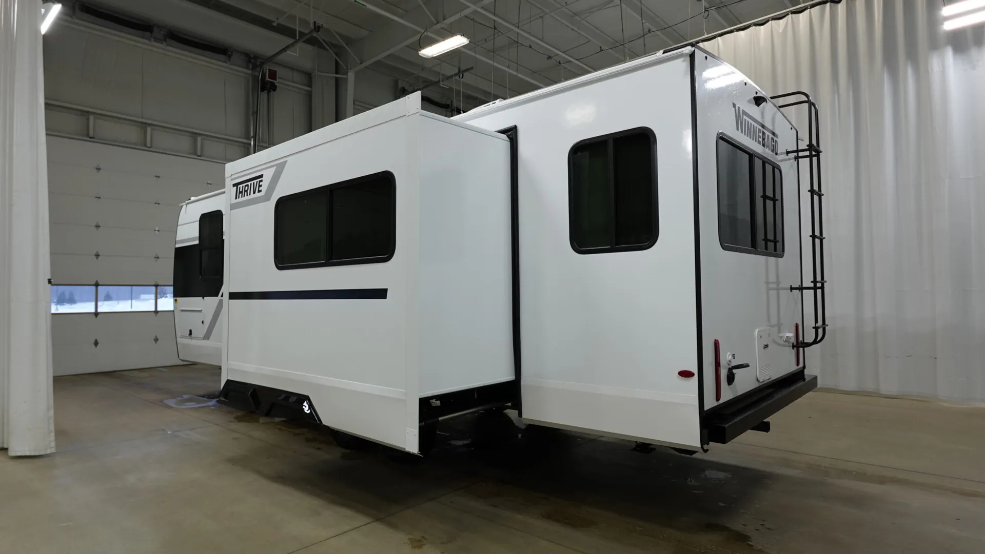 2026 Winnebago Thrive 25RLS - Photo 4