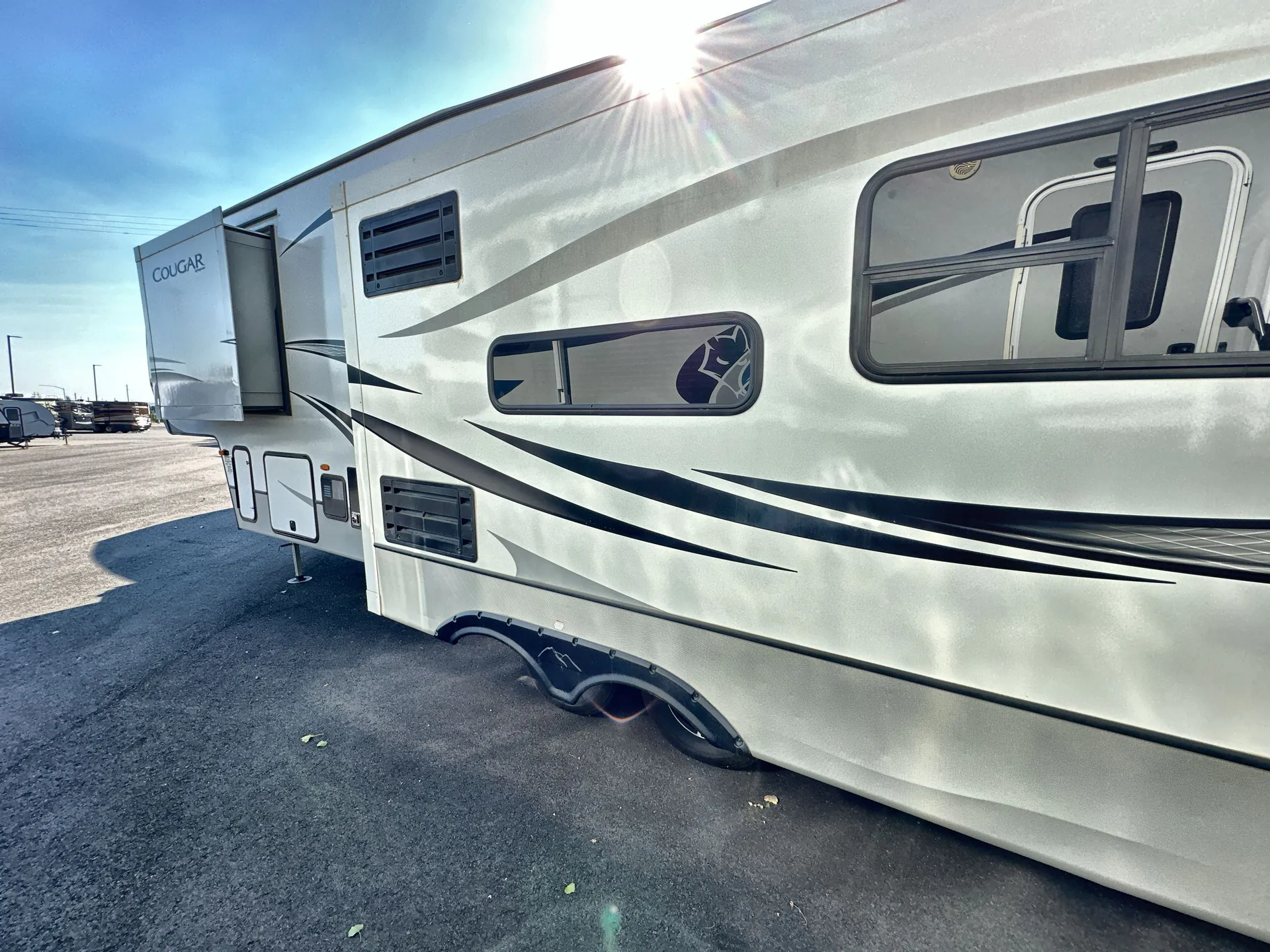 2021 Keystone Cougar 302RLS — living area main
