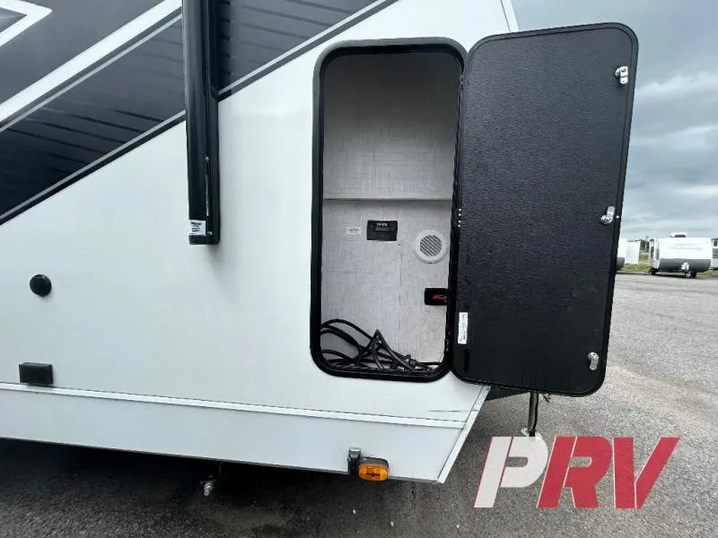2023 Grand Design Momentum G-Class 29G - Photo 4