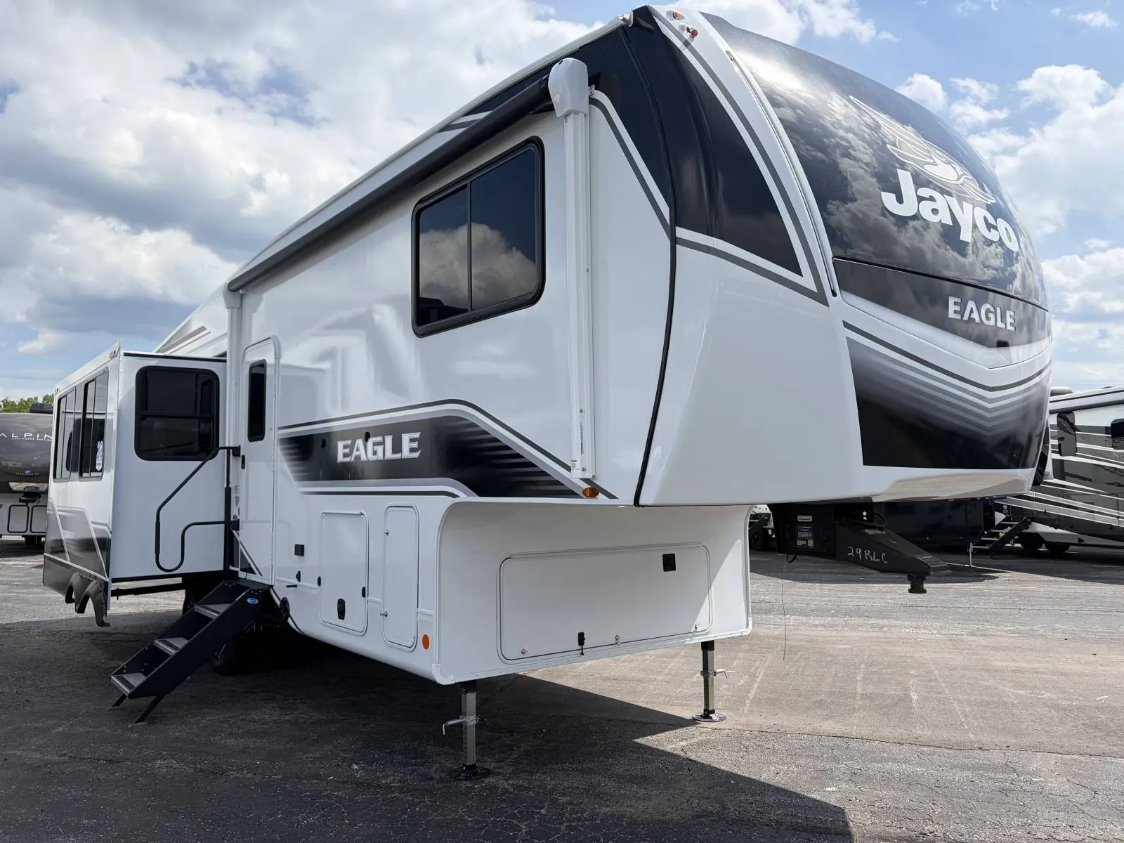 2026 Jayco EAGLE 29RLC - Photo 2