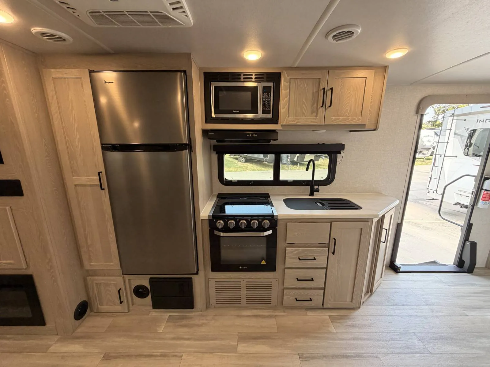 2022 Forest River Rockwood Roo 235S — Photo 6