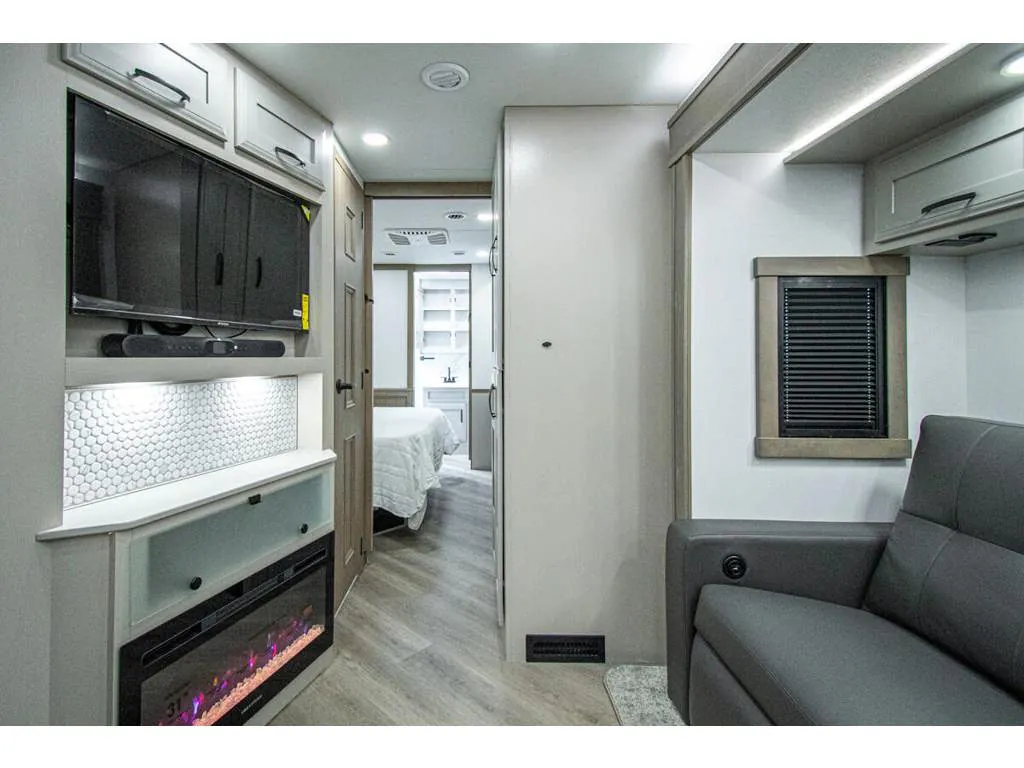 2027 Entegra Coach Emblem 36U, Photos photo 13