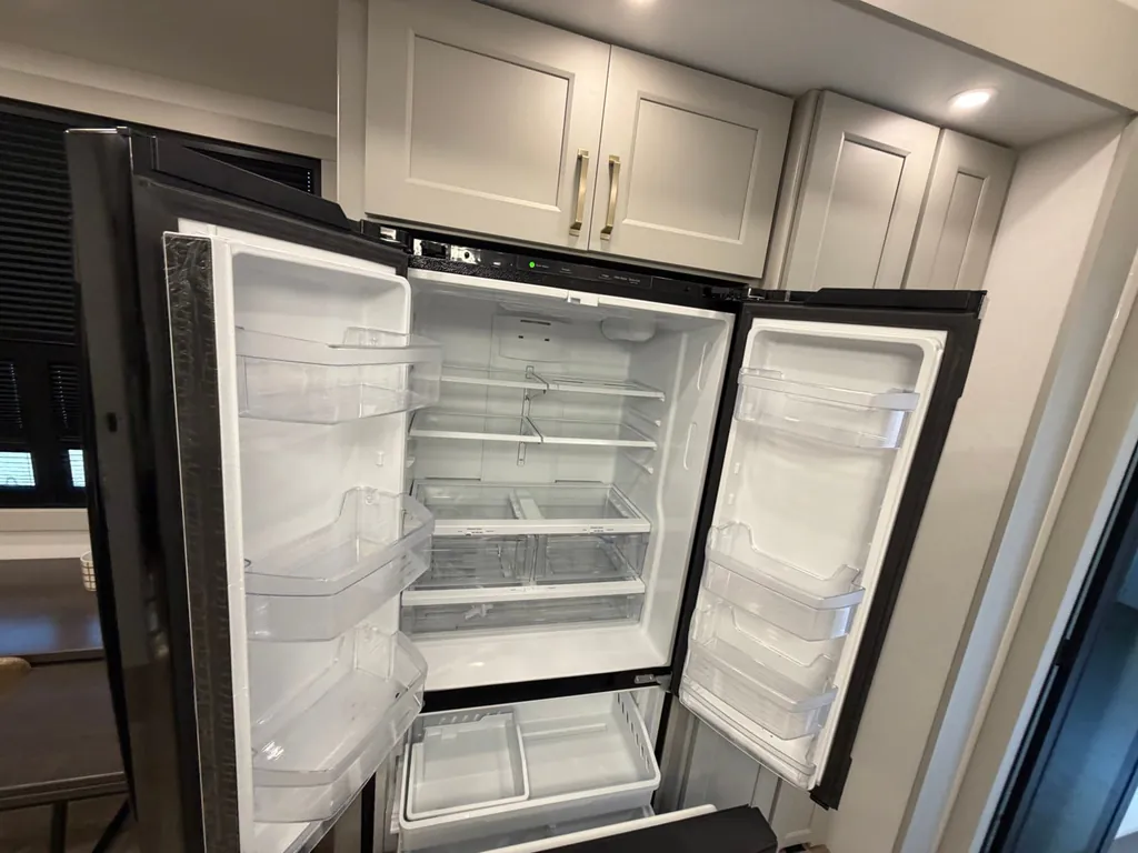 2026 Brinkley Model G 3970, Photos photo 13