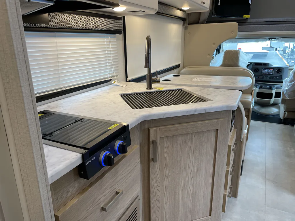 2026 Thor Motor Coach Freedom Elite 28HZ, Photos photo 13