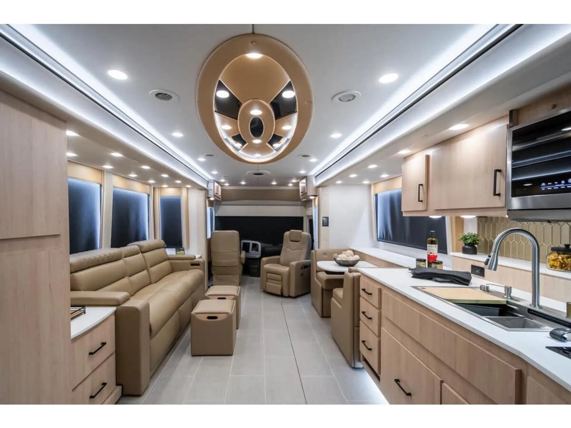 2027 Foretravel Realm Limited FL605 LV2 - Photo 3