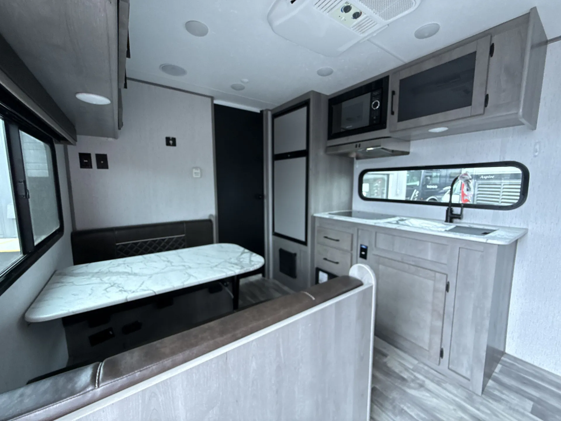 2021 Dutchmen Kodiak Cub 177RB — living area main