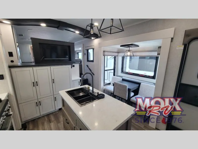 2025 Jayco North Point 382FLRB - Photo 4