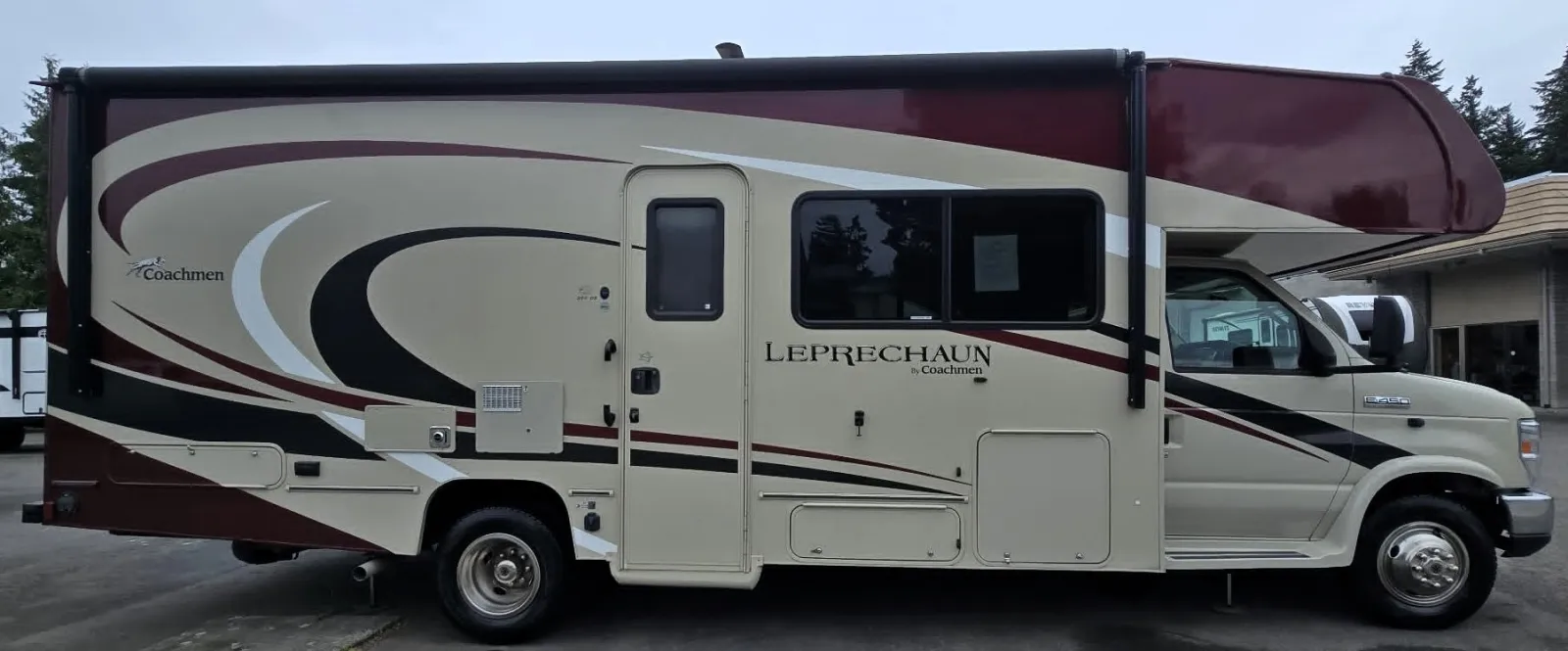 2020 Coachmen Leprechaun 260DS - Photo 3