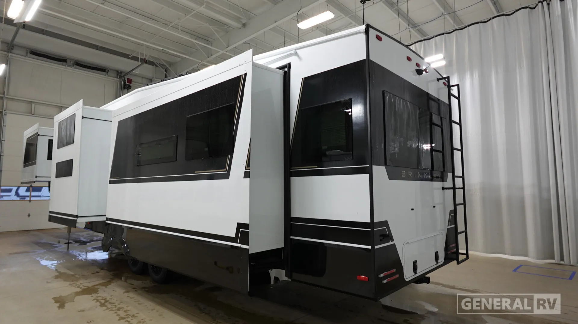 2026 Brinkley Model Z 3610 - Photo 4