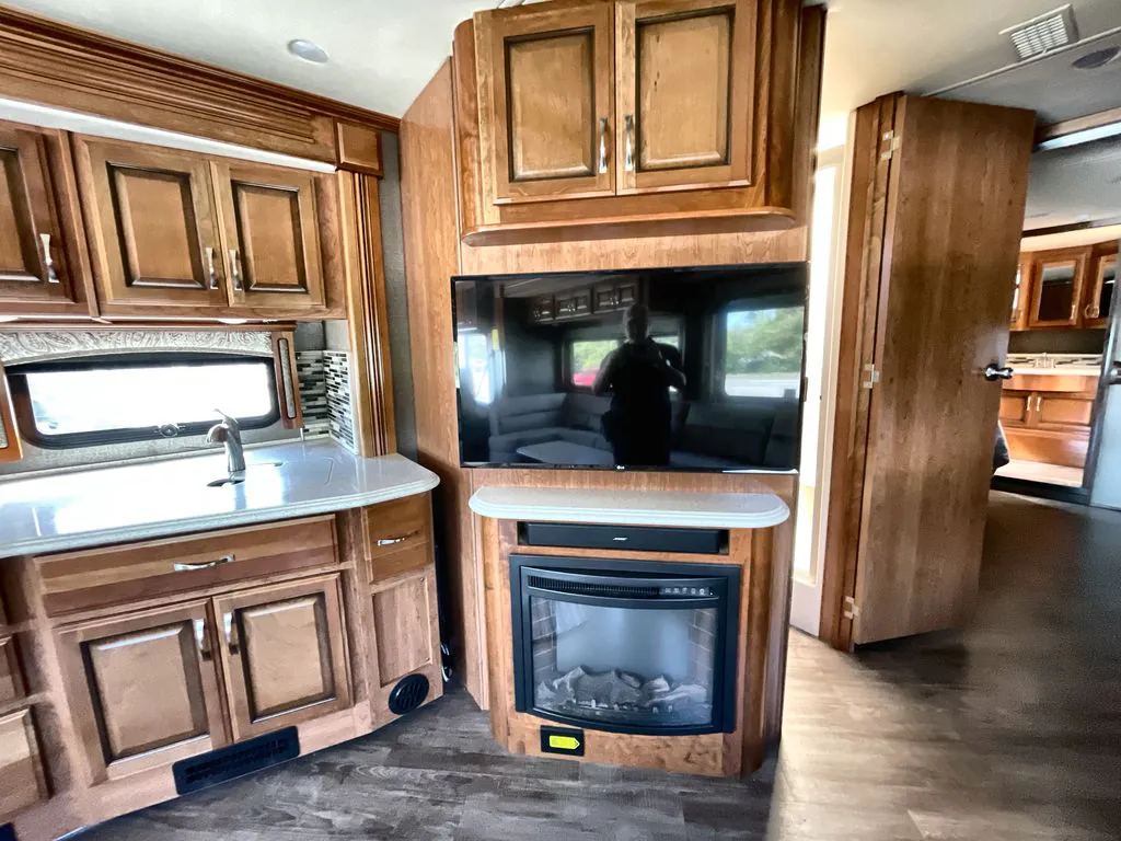 2019 Fleetwood Pace Arrow 38N, Photos photo 40