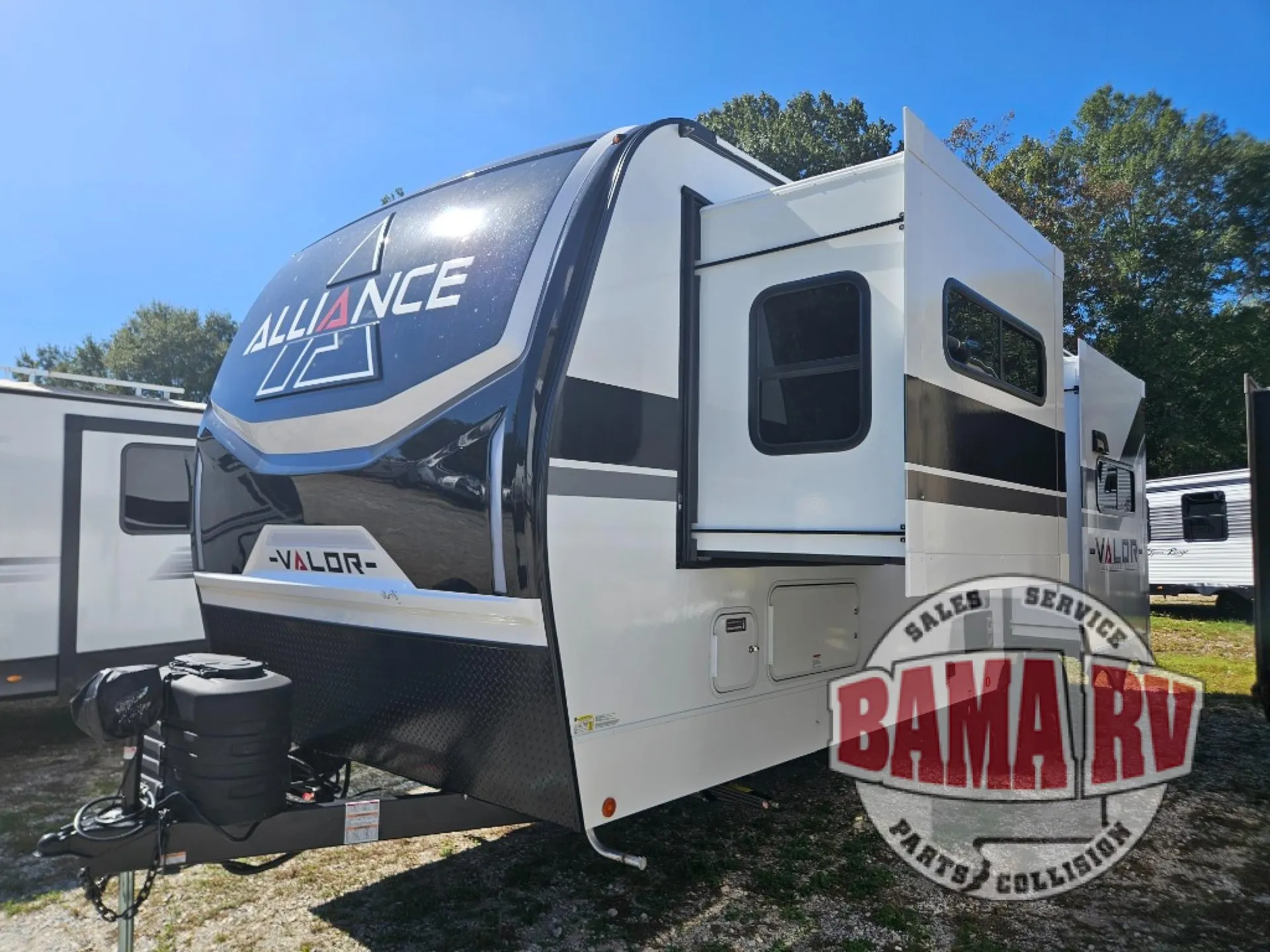 2026 Alliance RV Valor 27T14 - Photo 4