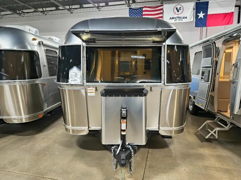 2026 Airstream Flying Cloud 25FB - Photo 4