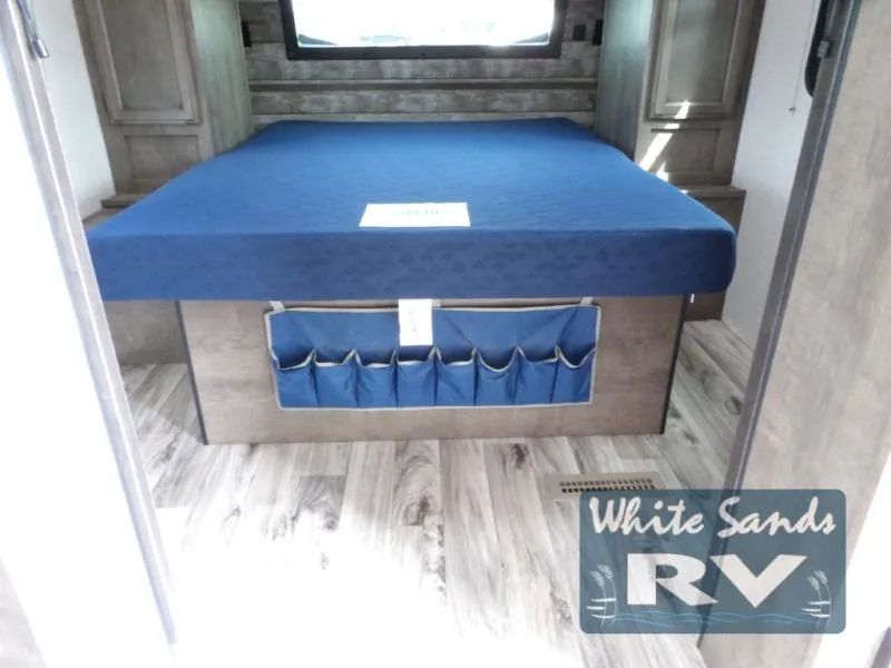 2022 Venture RV SportTrek 271VMB - Photo 4