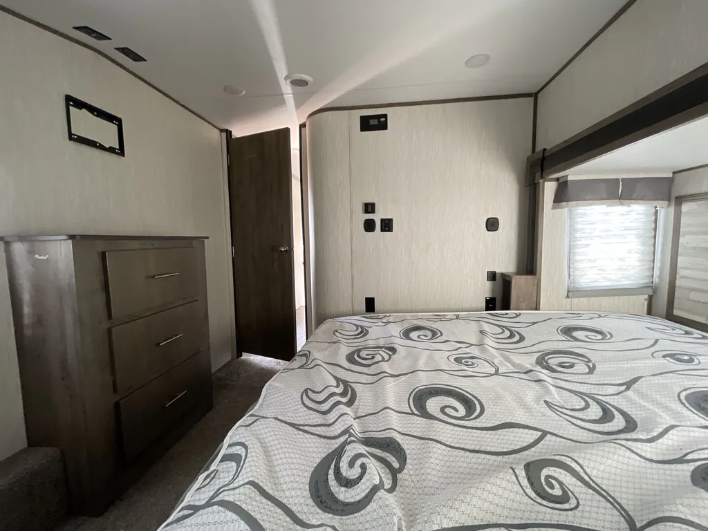 2019 Forest River Sabre 36BHQ, Photos photo 26