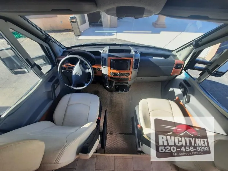 2011 Winnebago View Profile 24G - Photo 3