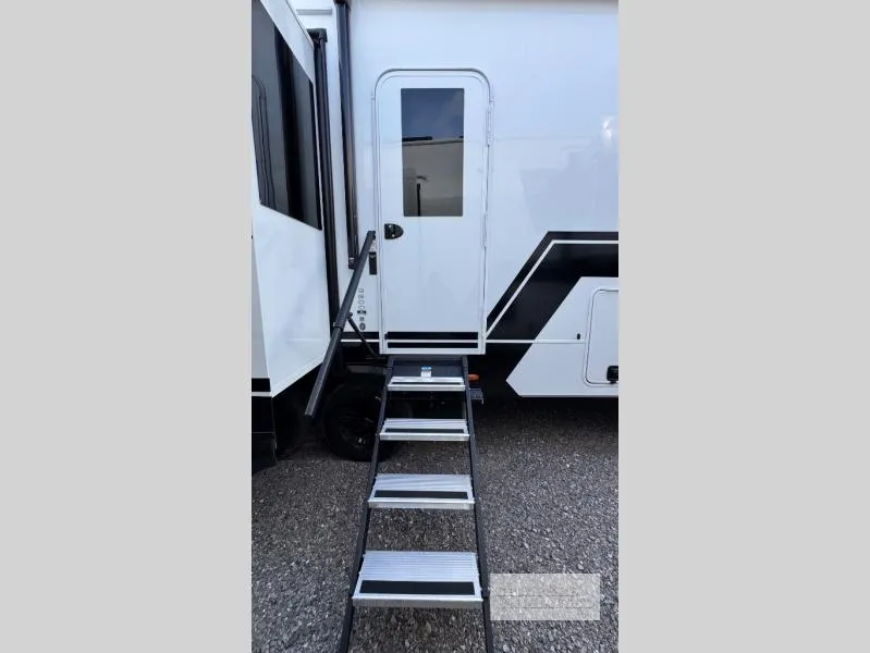2027 Brinkley Model Z 3600 - Photo 2