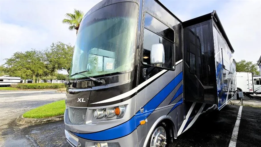 2019 Forest River Georgetown XL 378TS — Photo 7