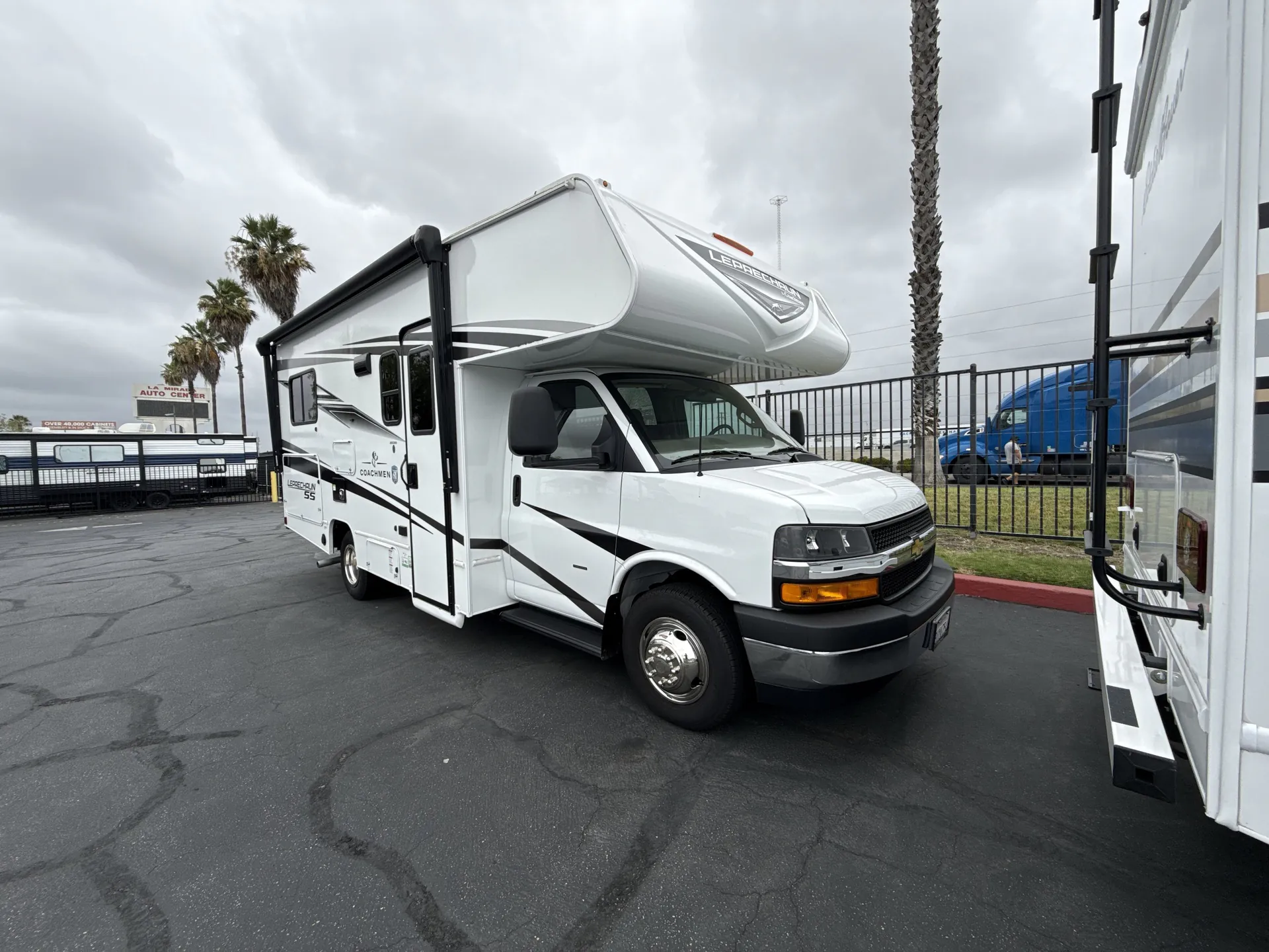 2025 Coachmen Leprechaun 210QSS - Photo 2