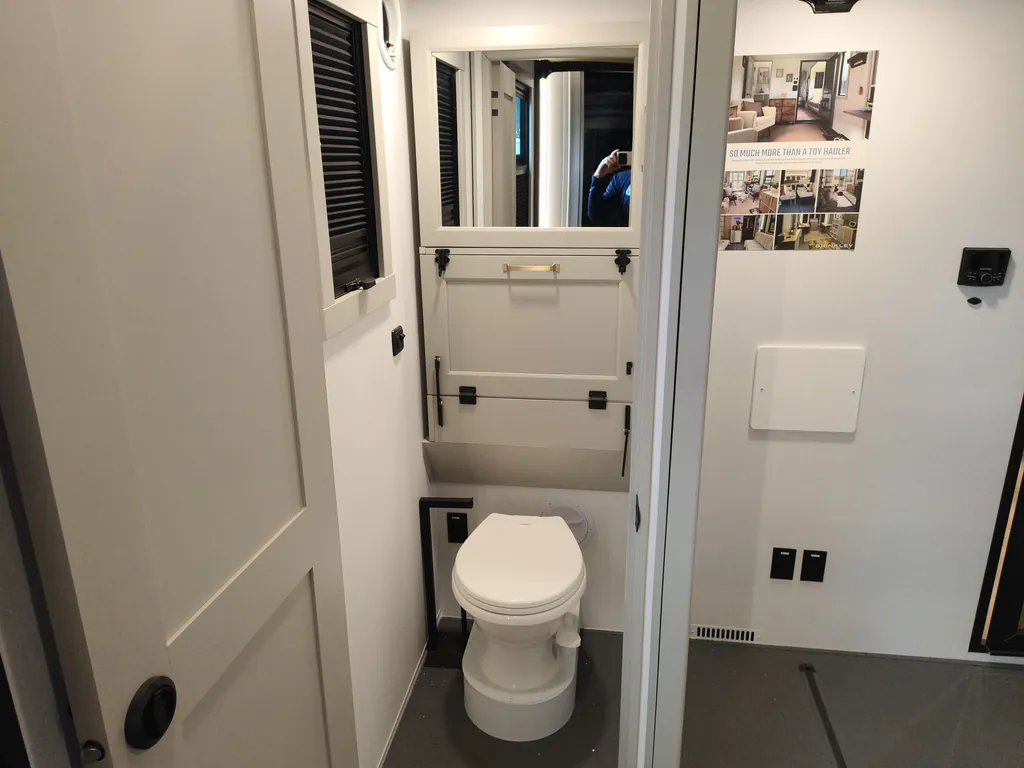 2026 Brinkley Model G 4150, Photos photo 39